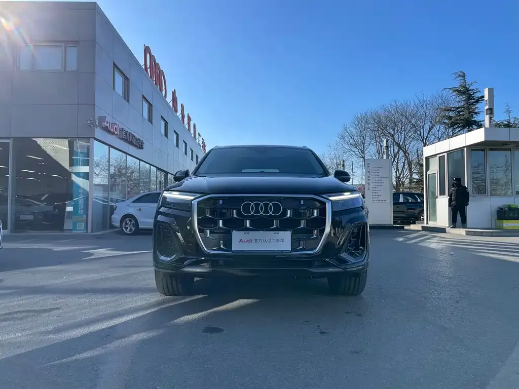 Audi Q7 2025 из CN, фото 1