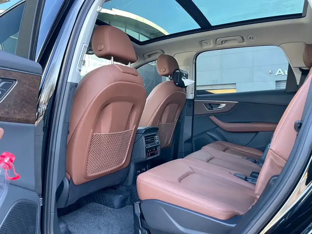Audi Q7 2025 из CN, фото 8
