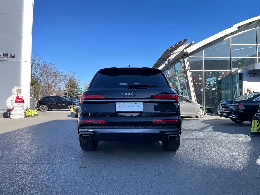 Audi Q7 2025 из CN, фото 9
