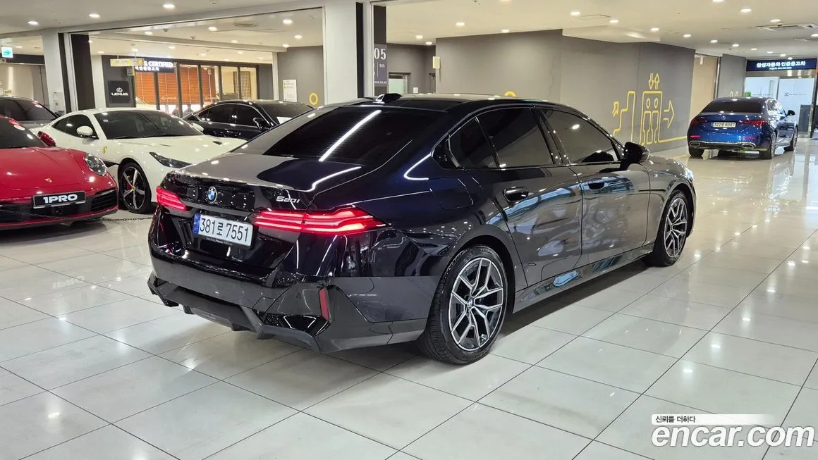 BMW 5-Series 2024 из KR, фото 8
