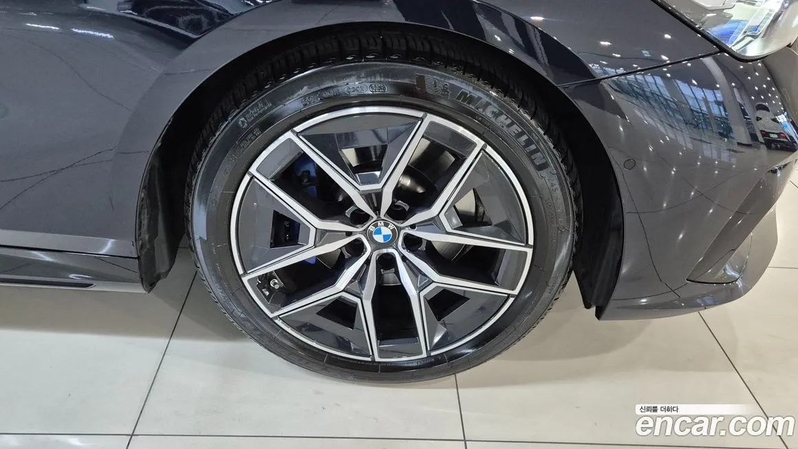 BMW 5-Series 2024 из KR, фото 10