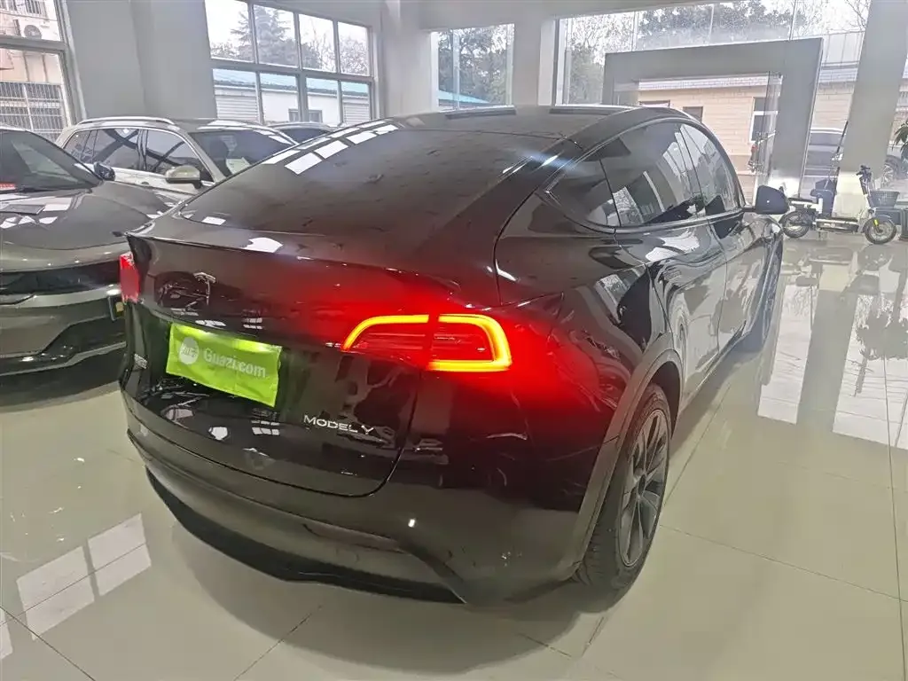 Tesla Model Y 2024 из CN, фото 8