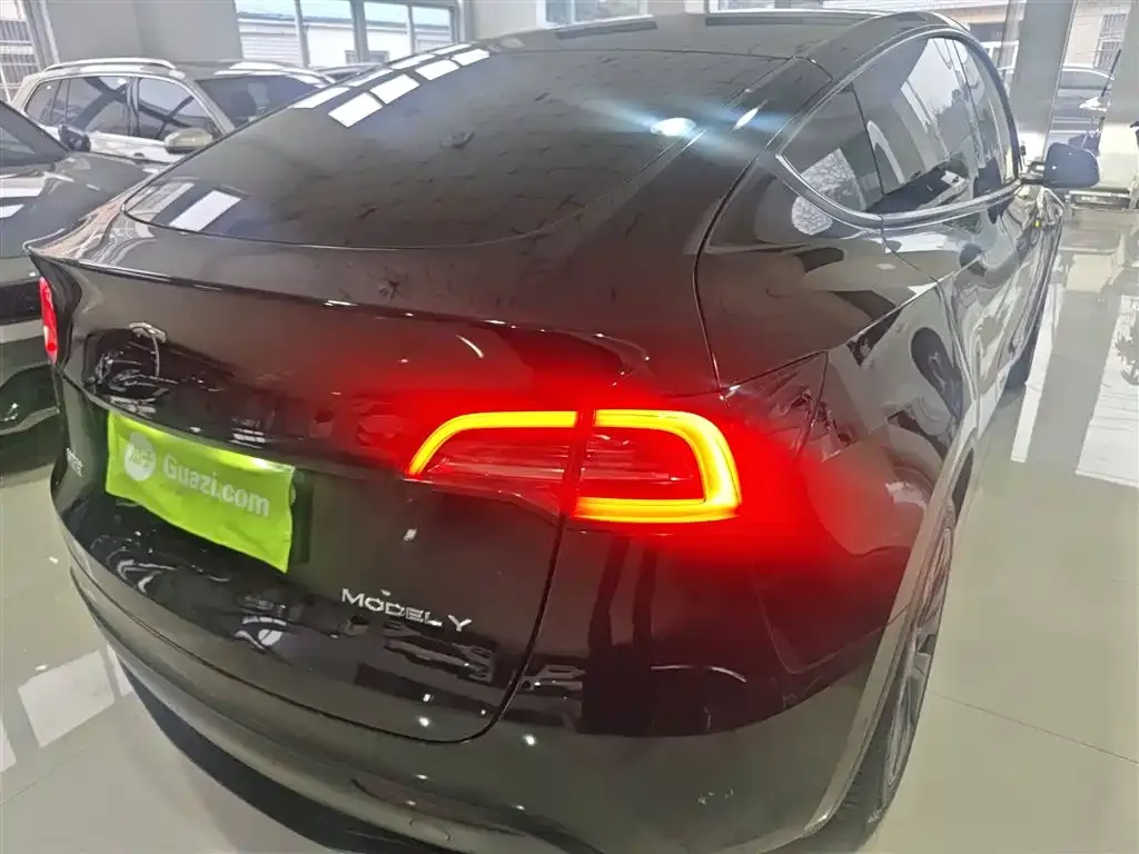 Tesla Model Y 2024 из CN, фото 3