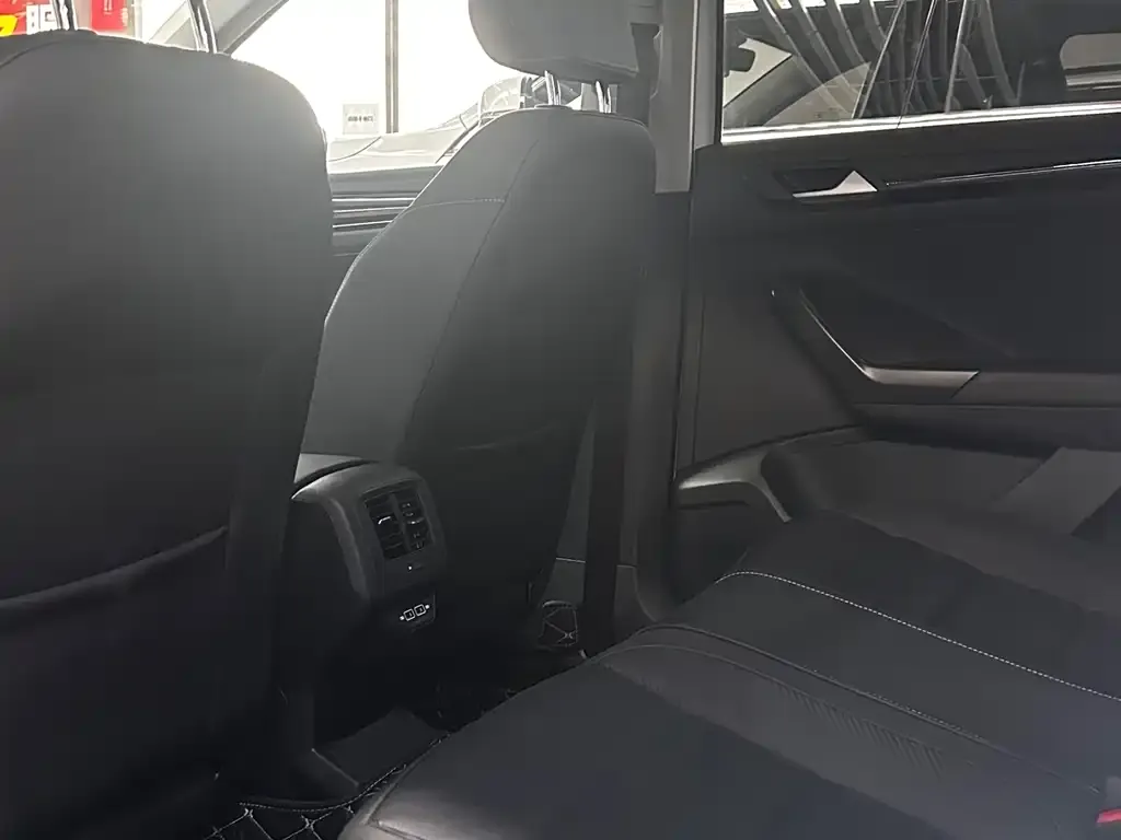 Volkswagen T-Roc 2021 из CN, фото 2