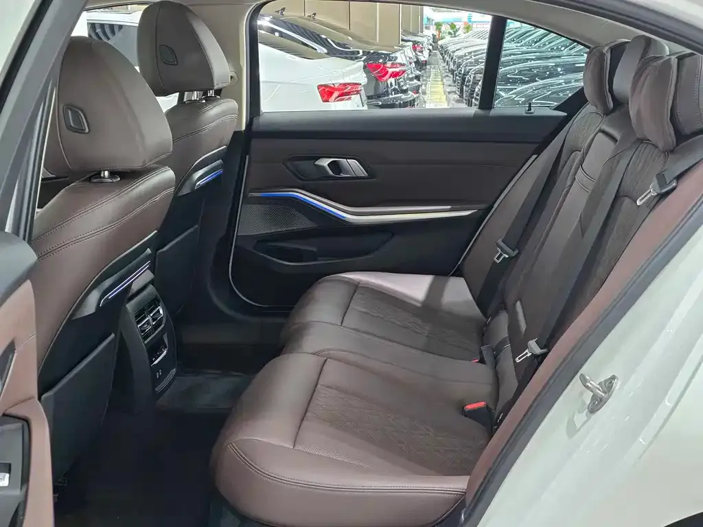 BMW 3 Series 2021 из CN, фото 7