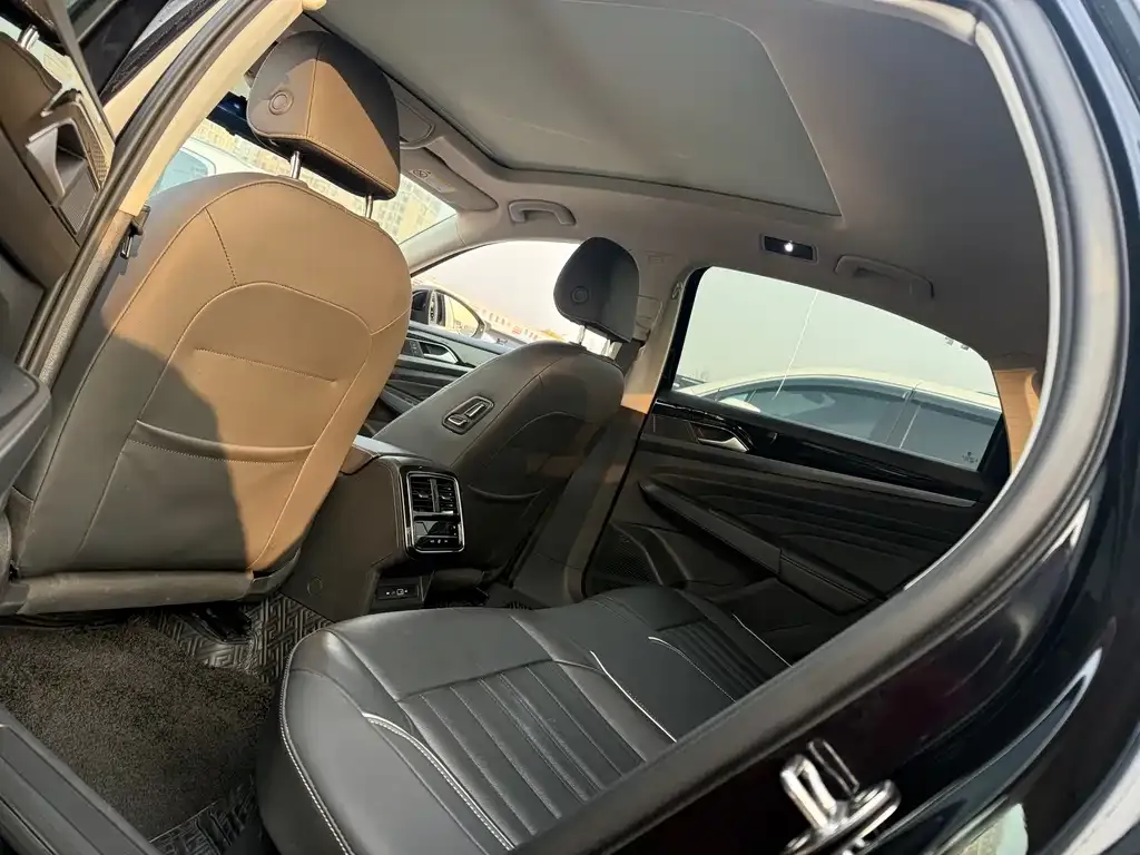 Volkswagen Passat — фото 2