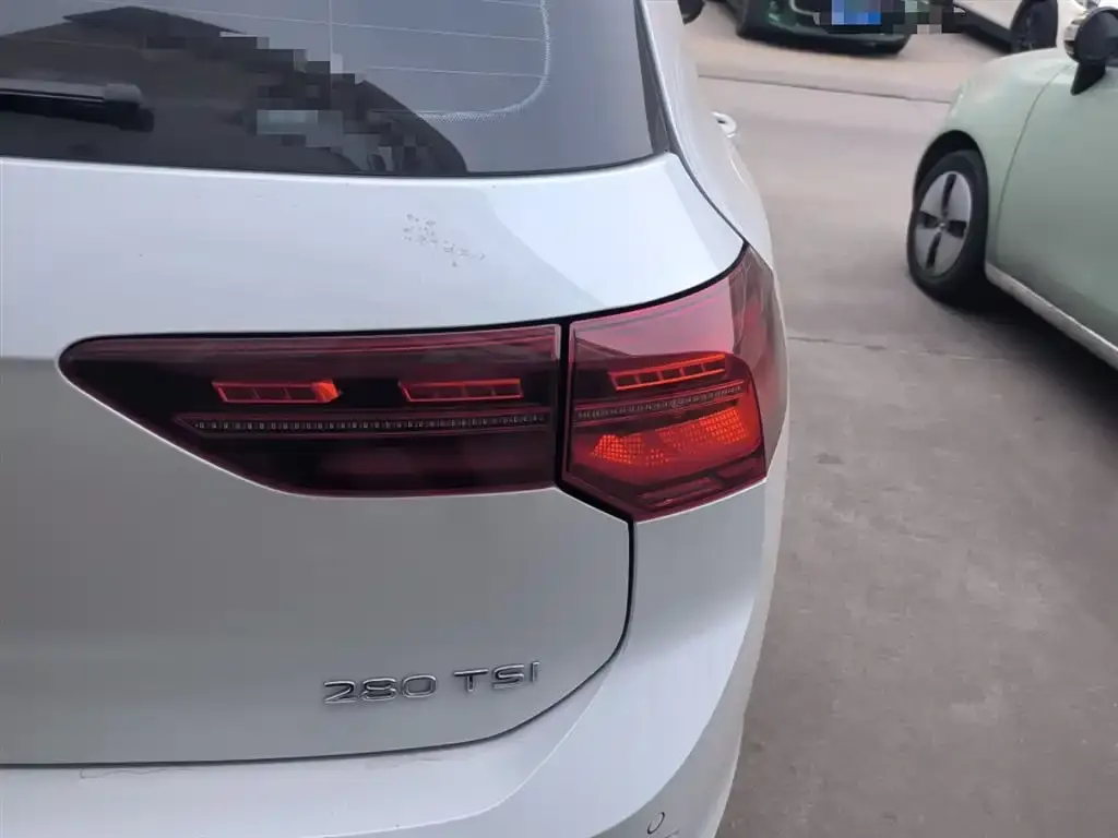 Volkswagen Golf 2023 из CN, фото 3