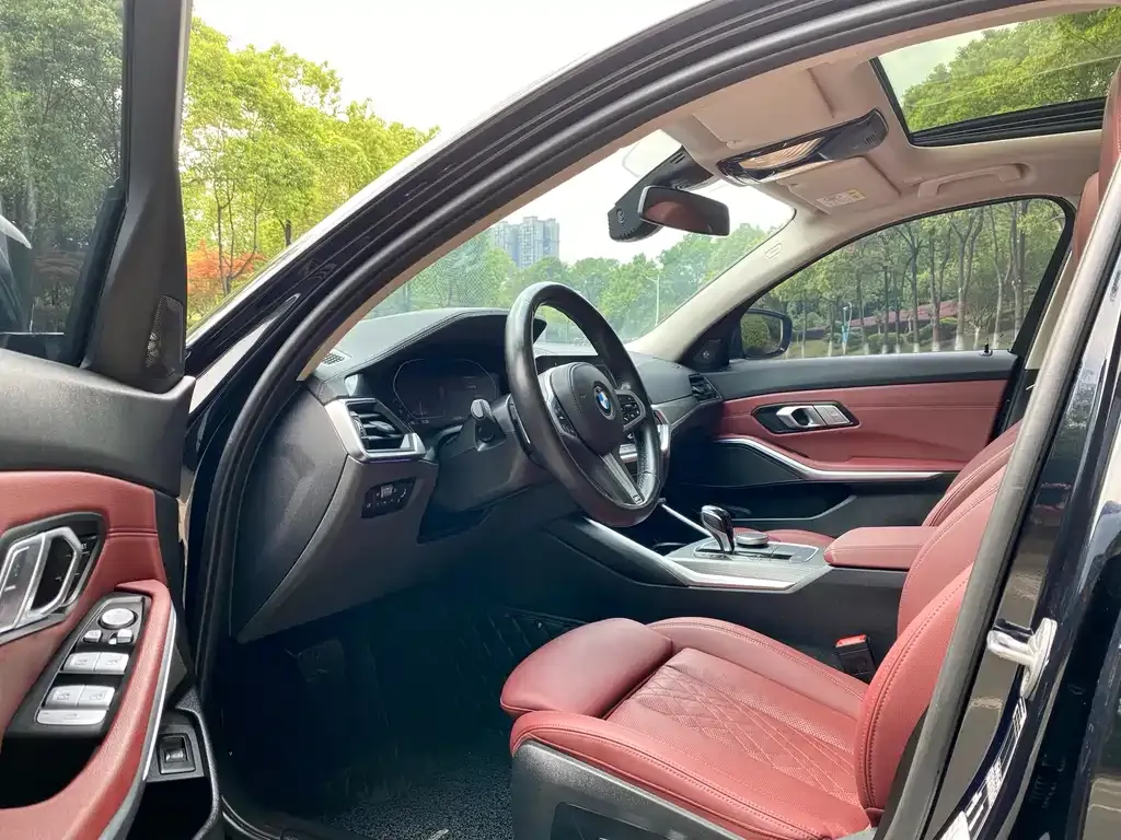 BMW 3 Series 2022 из CN, фото 7