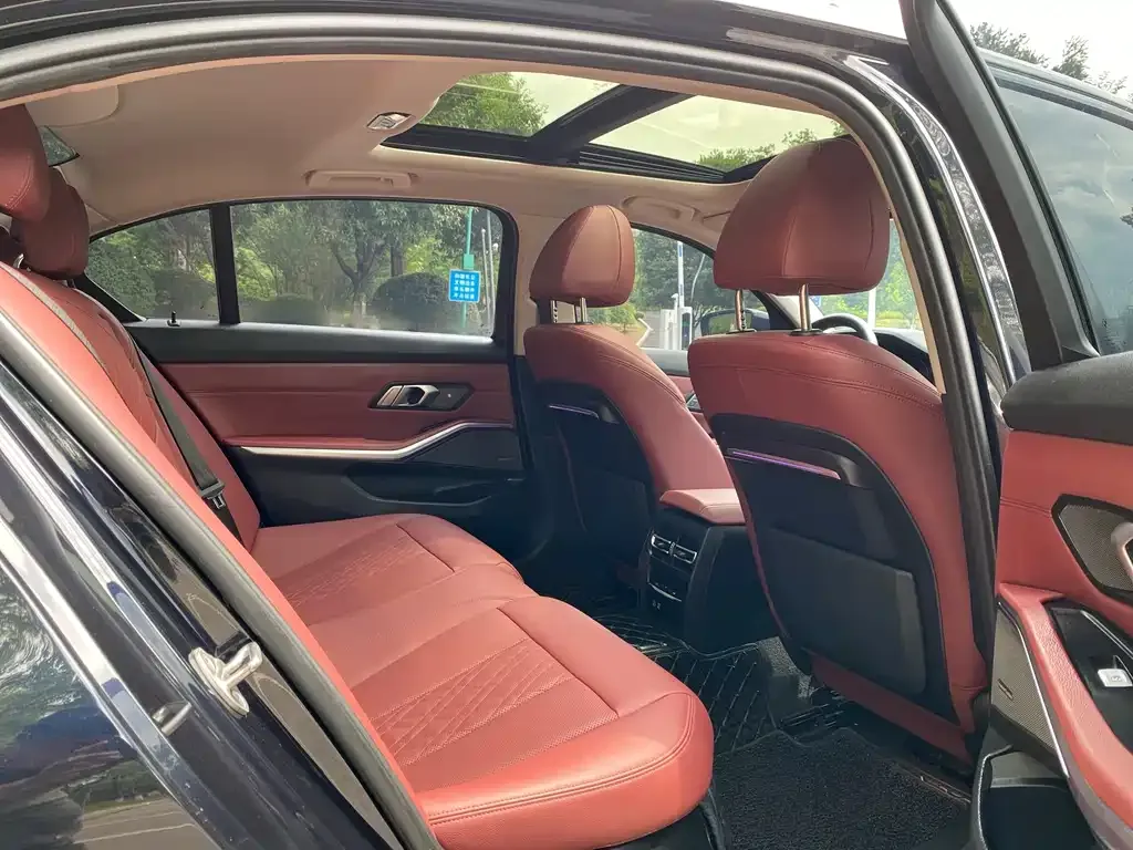 BMW 3 Series 2022 из CN, фото 8