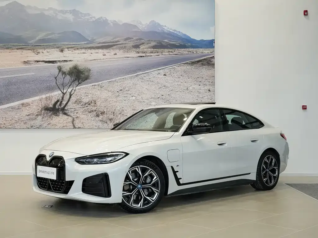 BMW i4 2023 из CN, фото 1