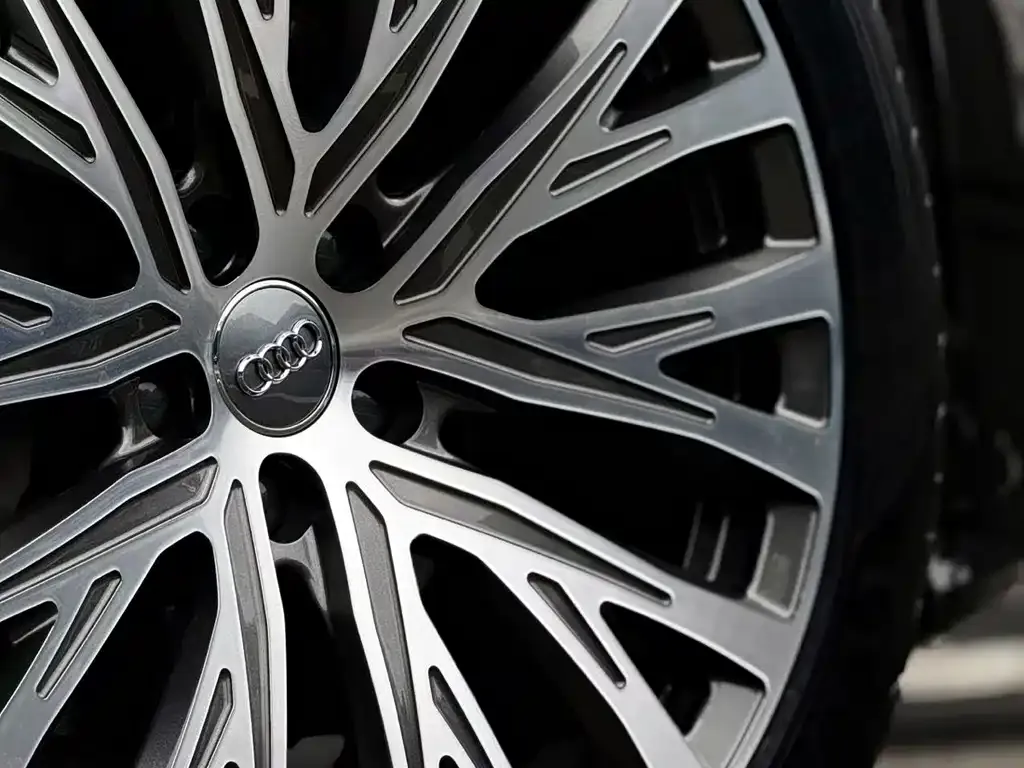 Audi A6L 2025 из CN, фото 6