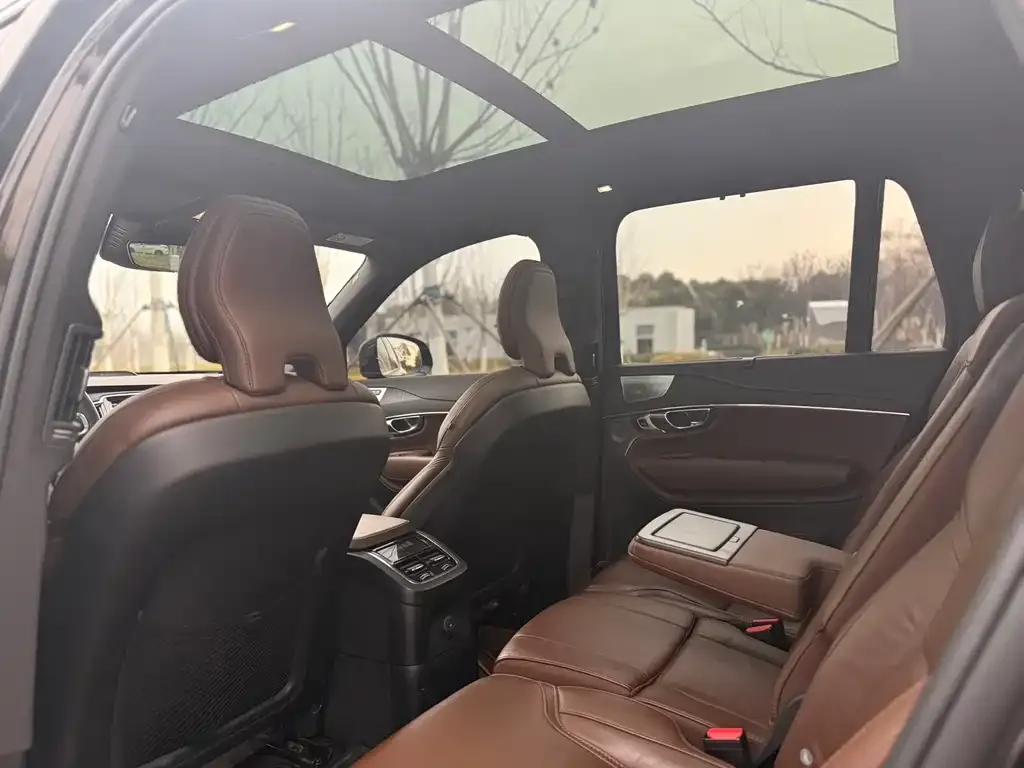 Volvo XC90 PHEV 2024 из CN, фото 2