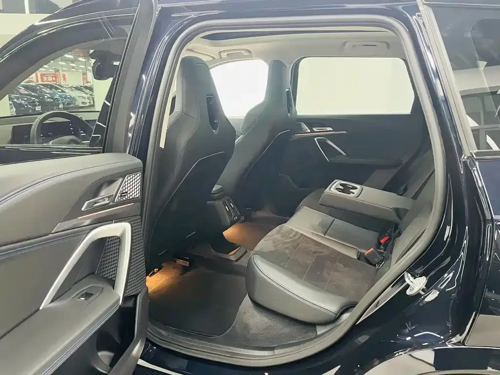 BMW iX1 2025 из CN, фото 5