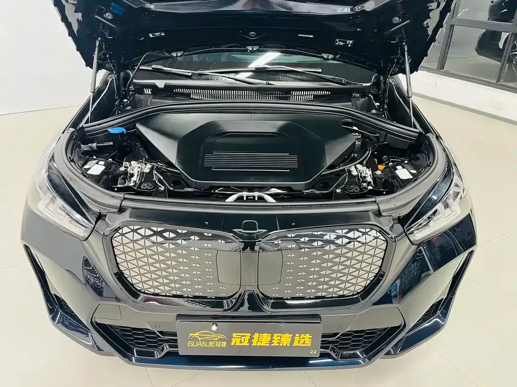 BMW iX1 2025 из CN, фото 6