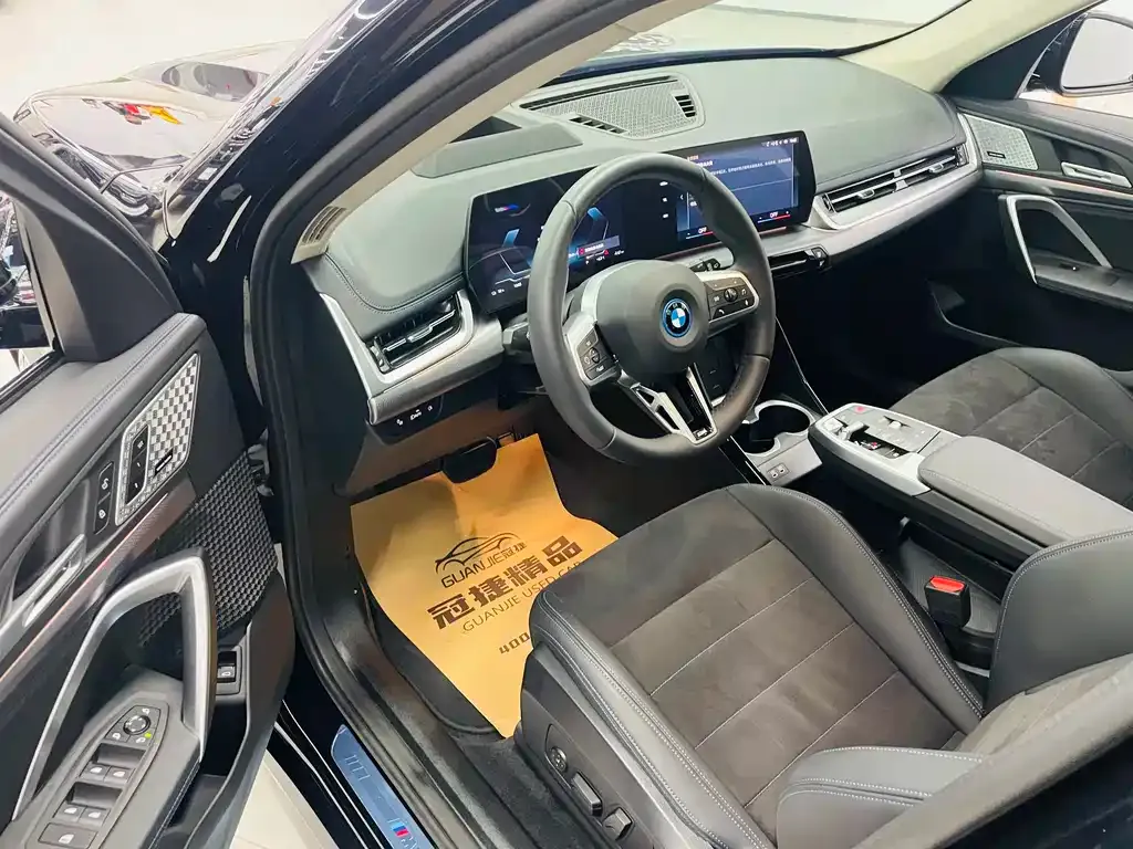 BMW iX1 2025 из CN, фото 9