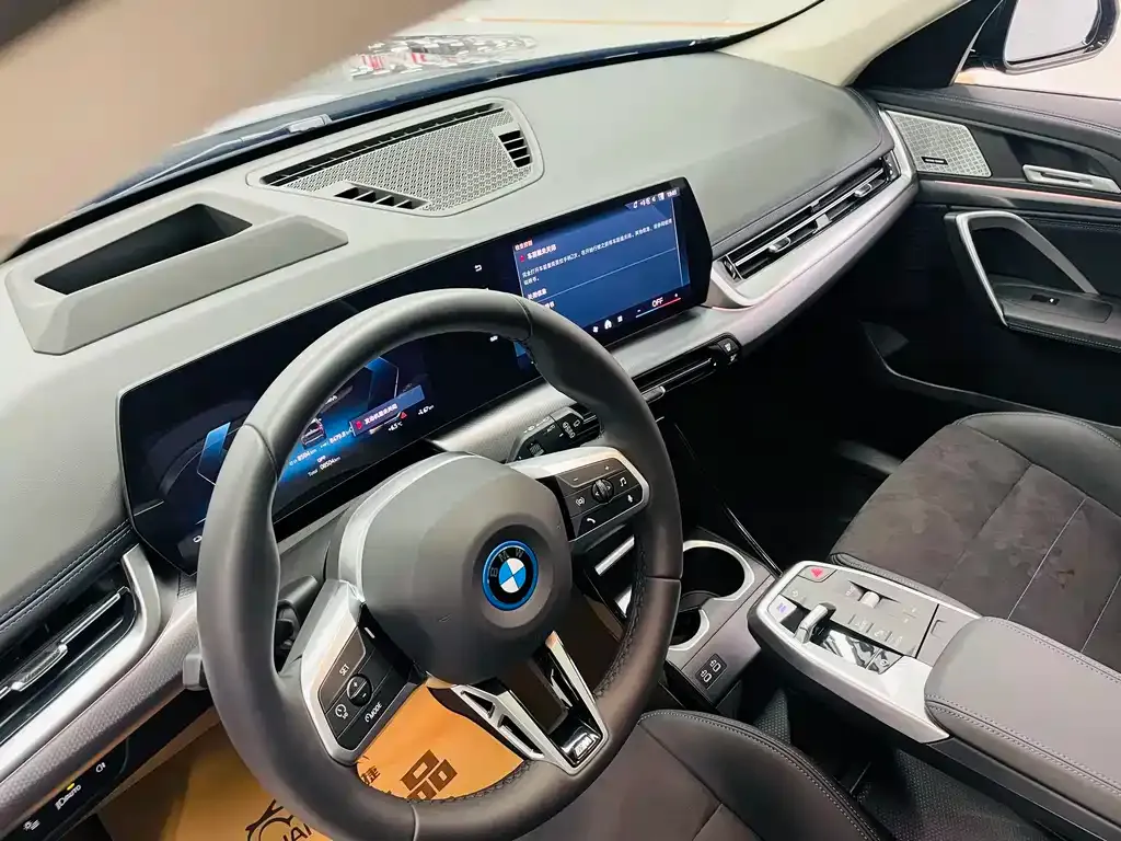 BMW iX1 2025 из CN, фото 7