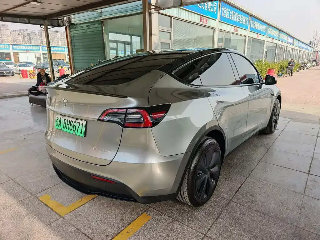 Tesla Model Y 2023 из CN, фото 8