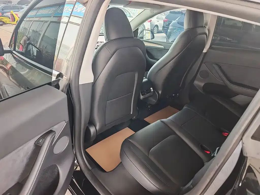 Tesla Model Y 2023 из CN, фото 4