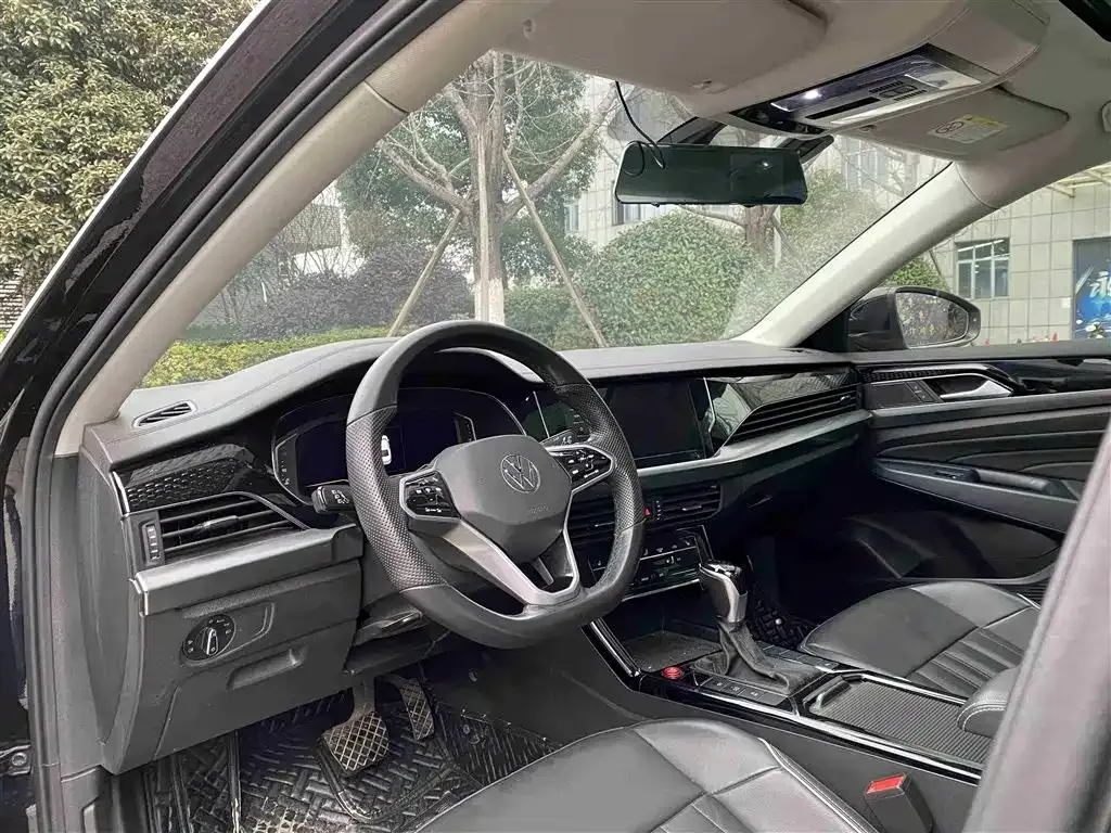 Volkswagen Passat 2023 из CN, фото 7