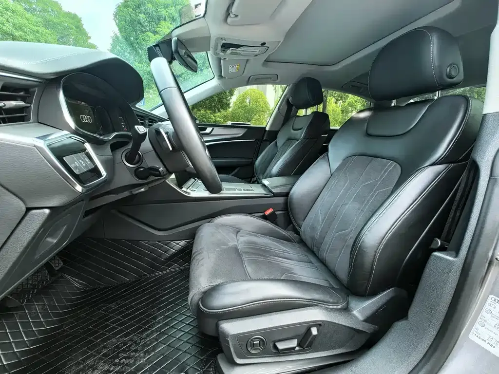 Audi A7L 2022 из CN, фото 6