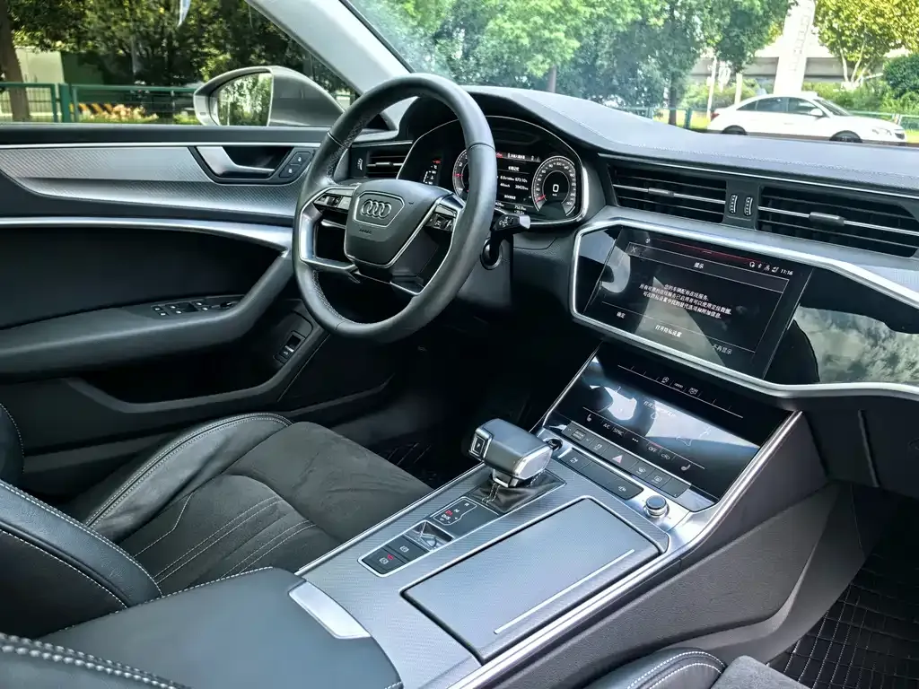 Audi A7L 2022 из CN, фото 9