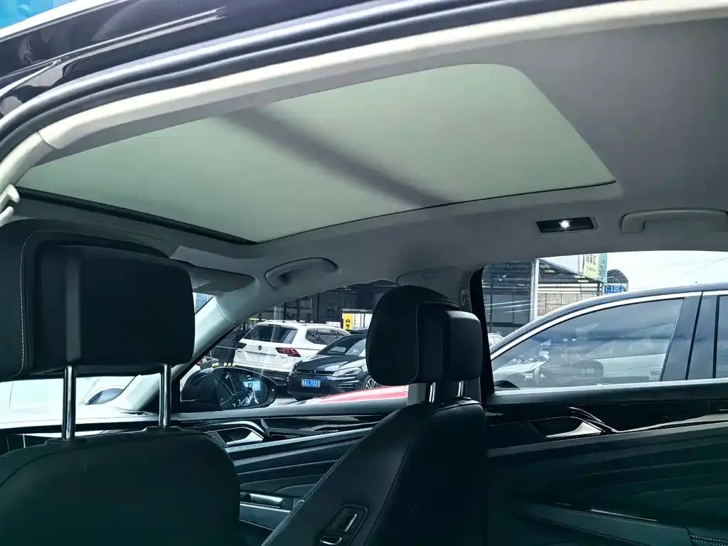 Volkswagen Passat 2024 из CN, фото 2