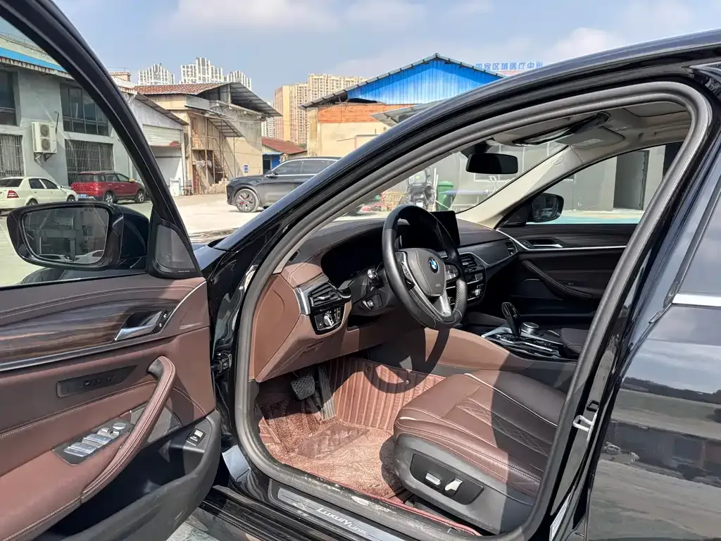 BMW 5 Series 2023 из CN, фото 7
