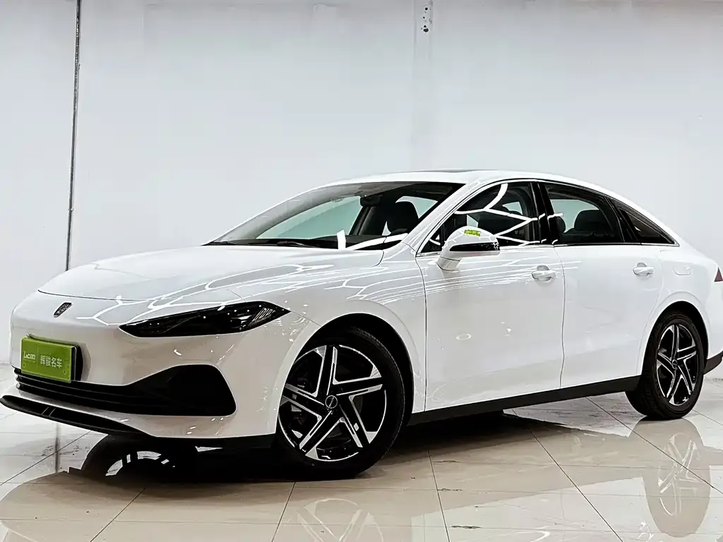 Roewe D7 — фото 1