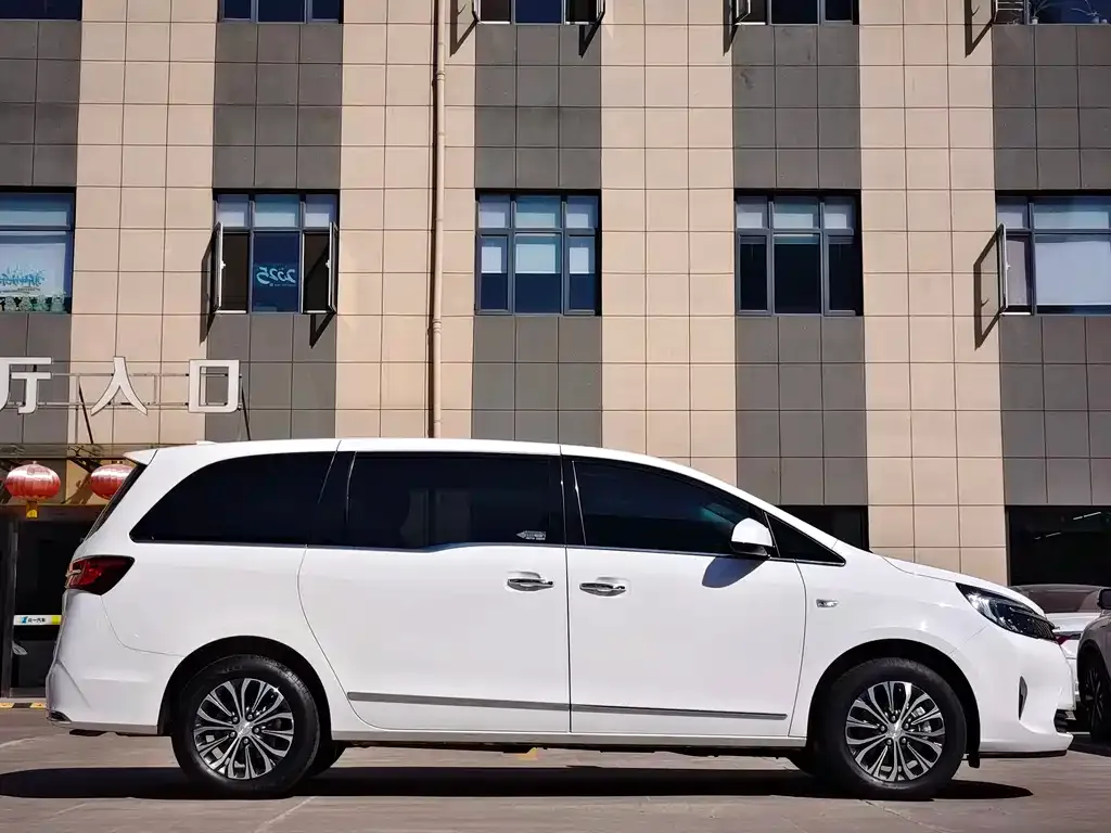 Buick GL8 2021 из CN, фото 8