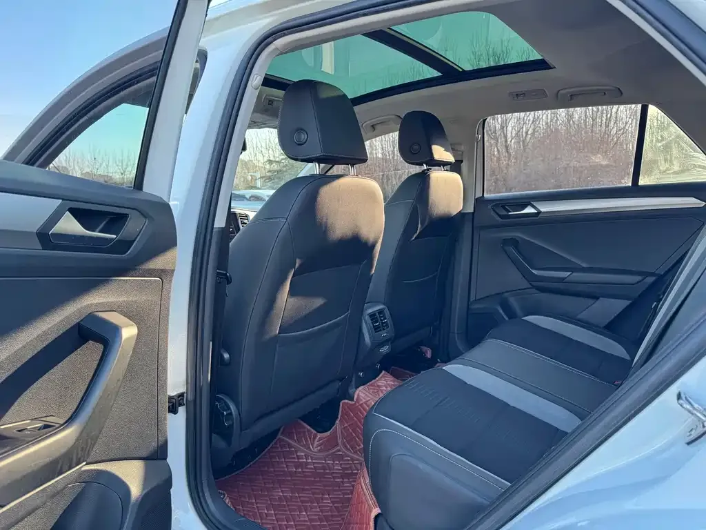 Volkswagen T-Roc 2021 из CN, фото 2