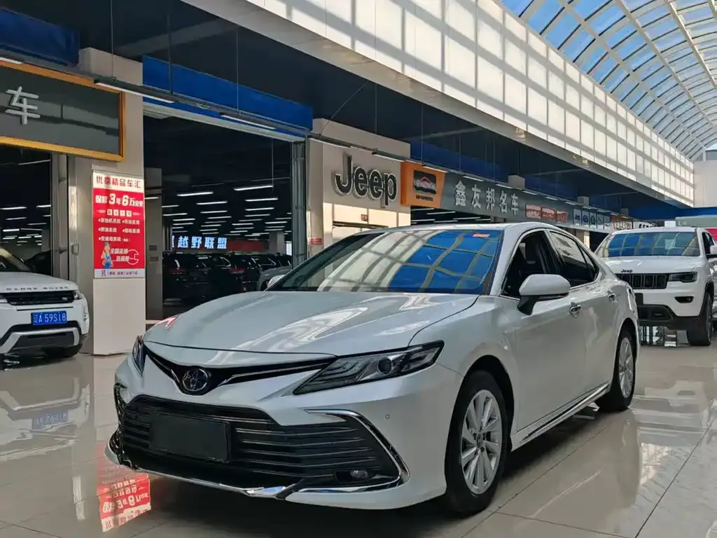 Toyota Camry 2023 из CN, фото 1