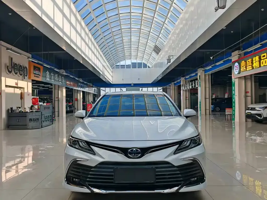 Toyota Camry 2023 из CN, фото 7