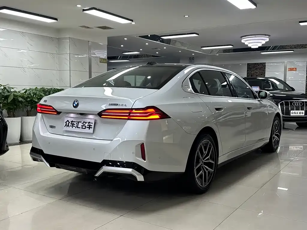 BMW i5 2026 из CN, фото 10