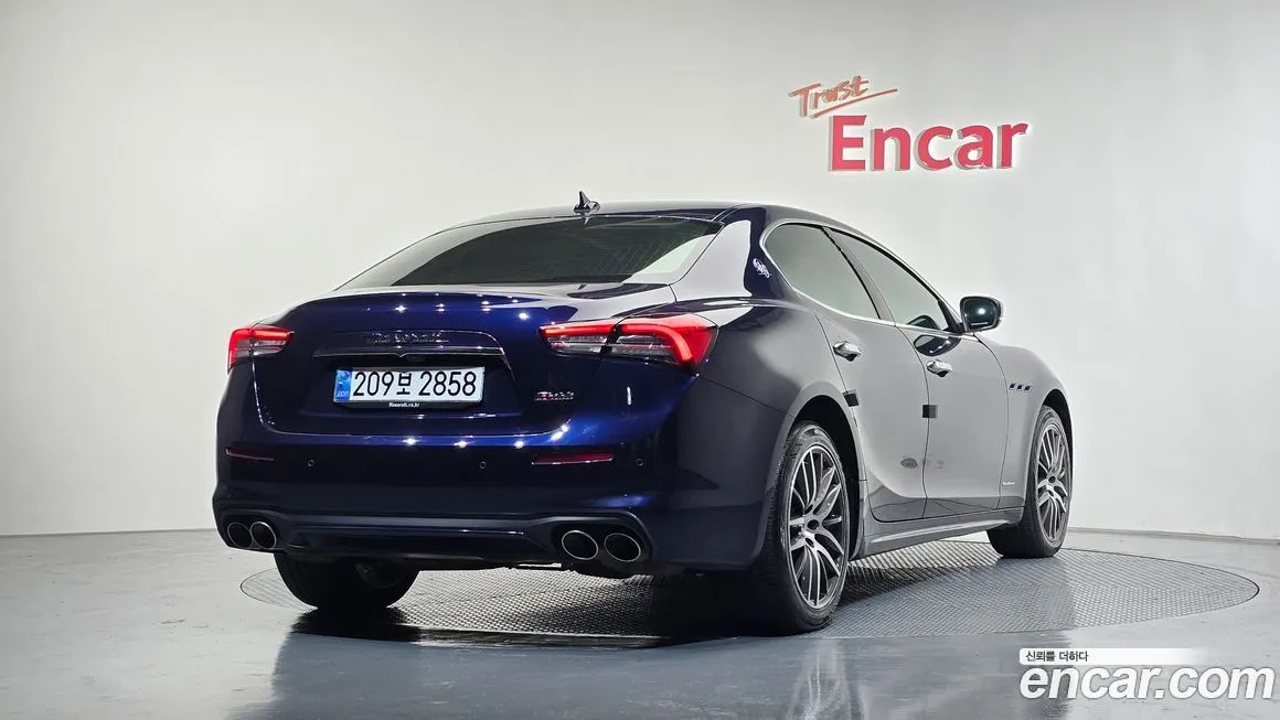 Maserati Ghibli — фото 5