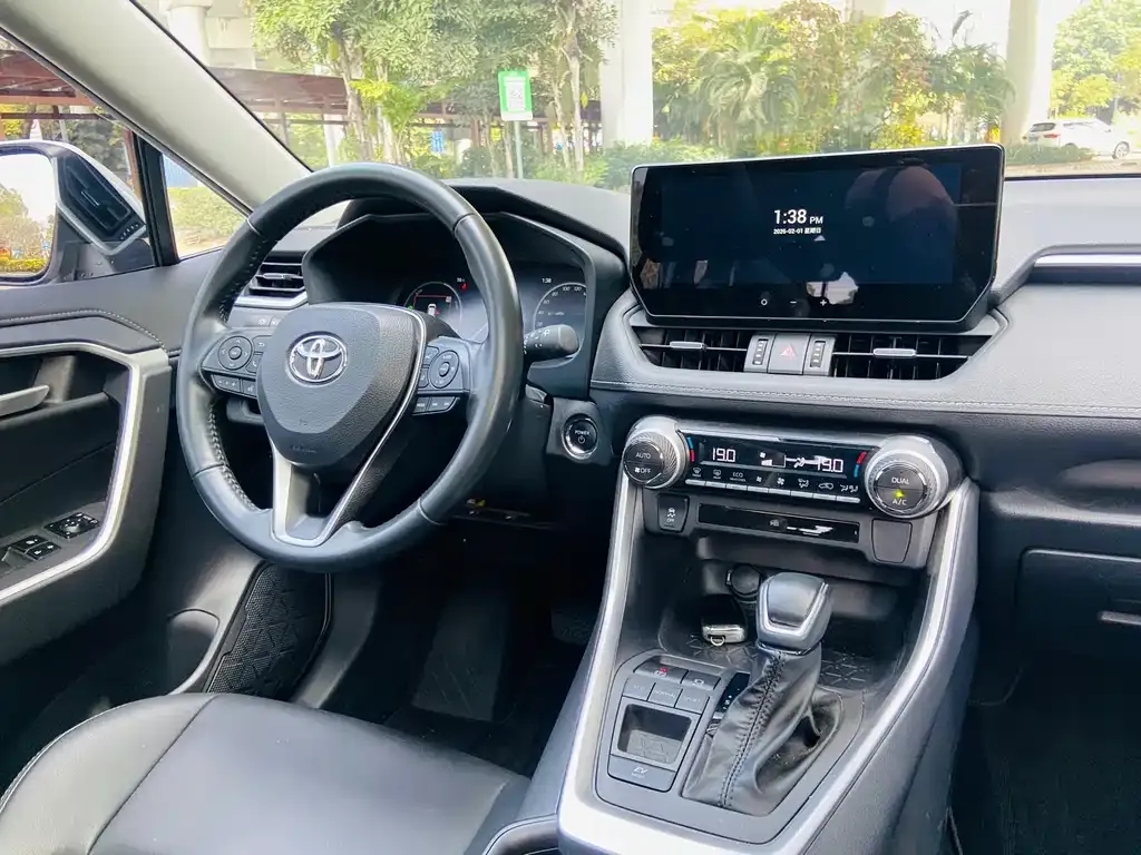 Toyota Wildlander 2023 из CN, фото 5