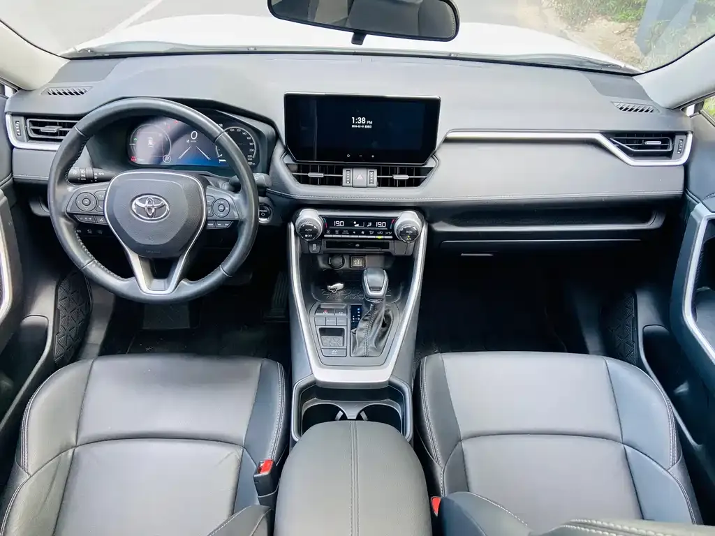 Toyota Wildlander 2023 из CN, фото 2
