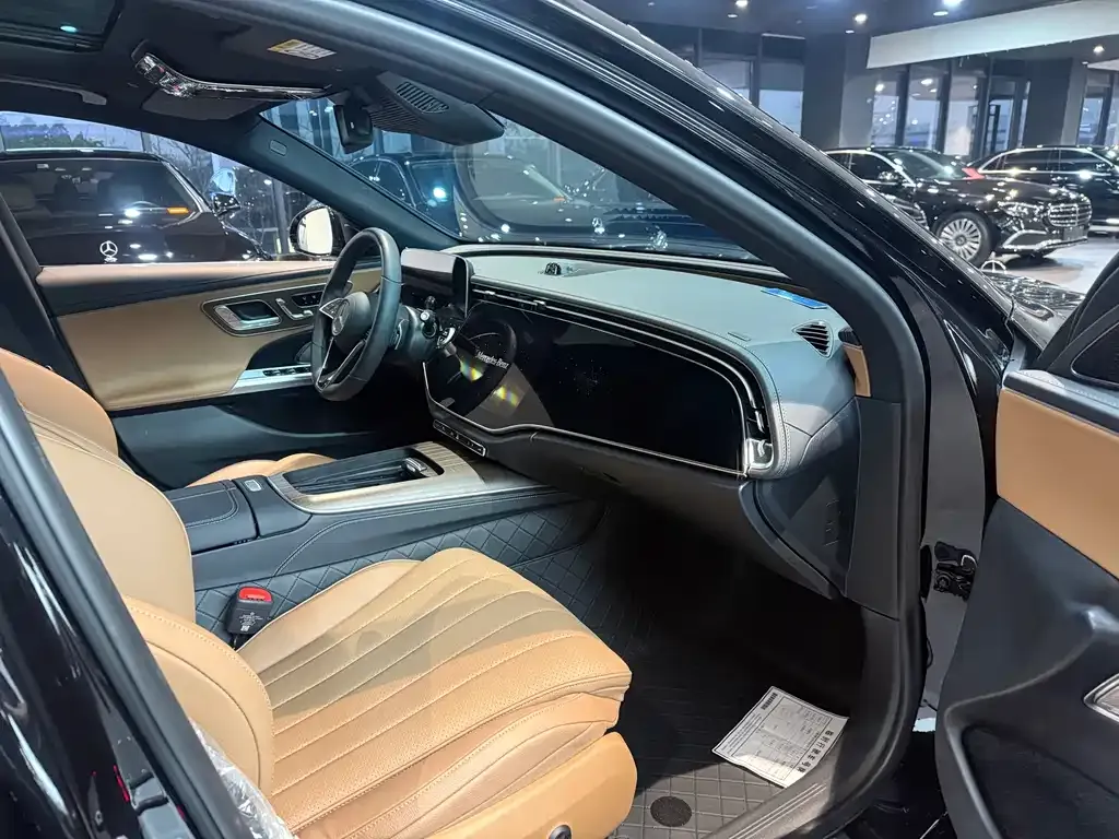 Mercedes-Benz E-Class 2024 из CN, фото 6