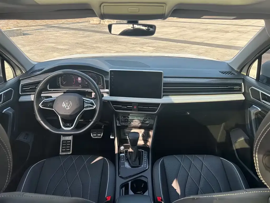 Volkswagen Tiguan L 2022 из CN, фото 3