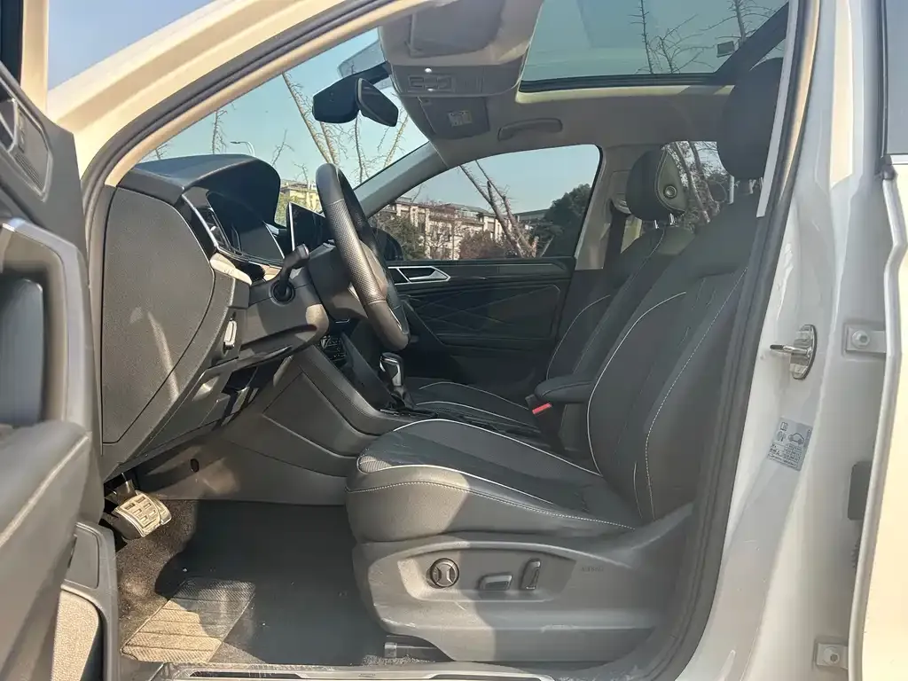 Volkswagen Tiguan L 2022 из CN, фото 4