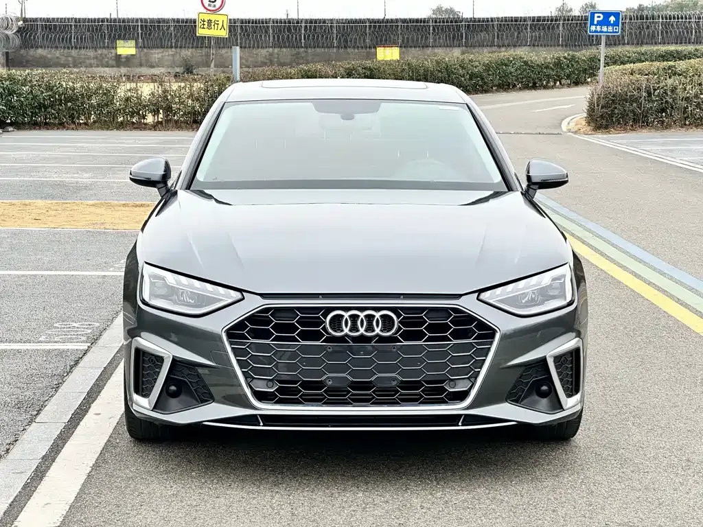 Audi A4L 2022 из CN, фото 10