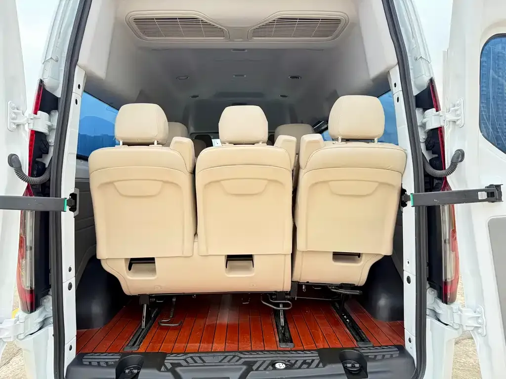 Ford Transit 2023 из CN, фото 3