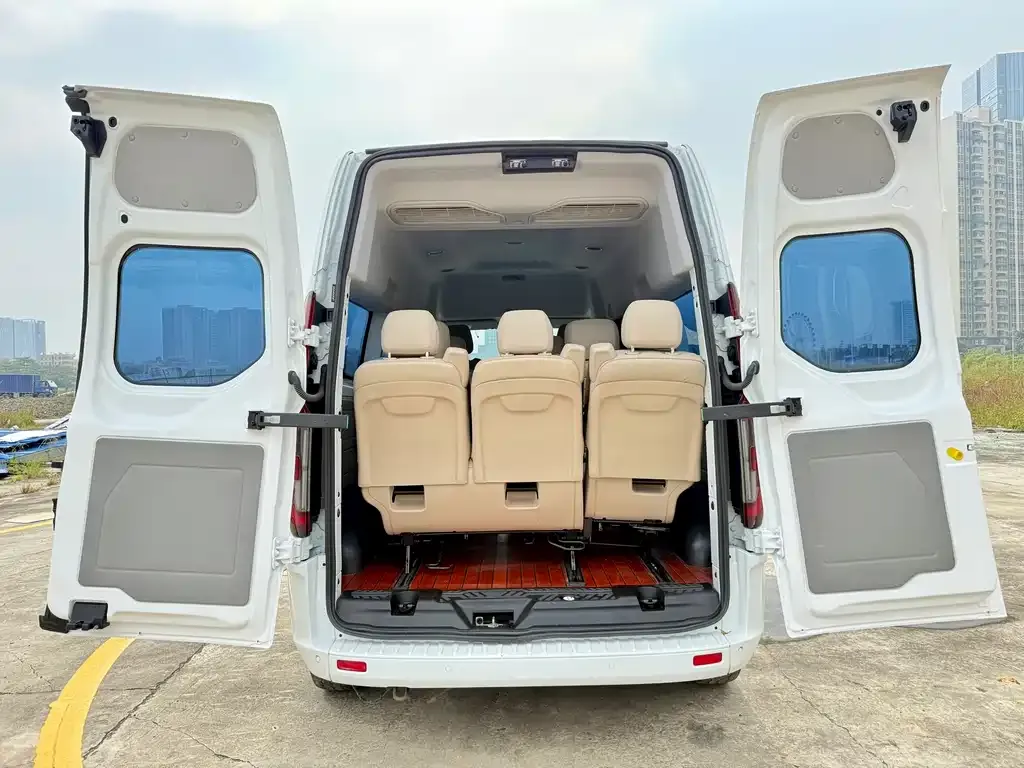 Ford Transit 2023 из CN, фото 4