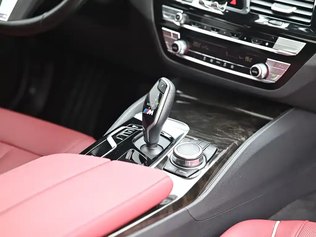 BMW 5 Series — фото 6