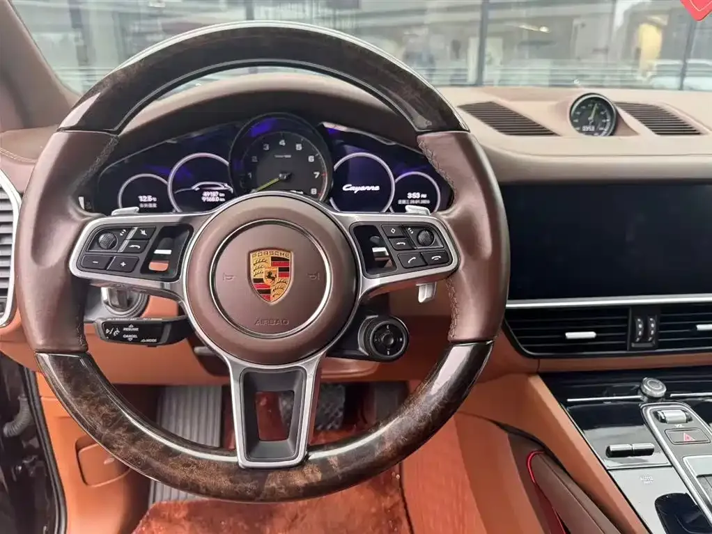 Porsche Cayenne Hybrid — фото 10