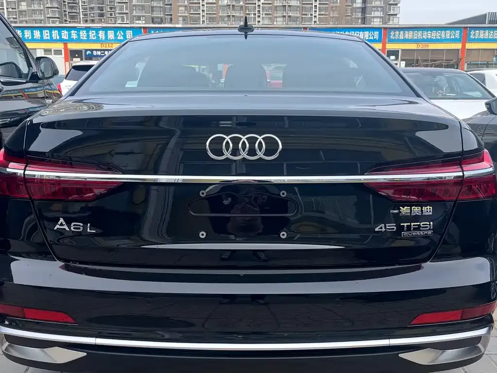 Audi A6L — фото 7