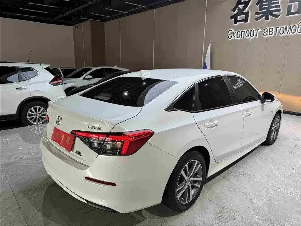 Honda Civic — фото 10