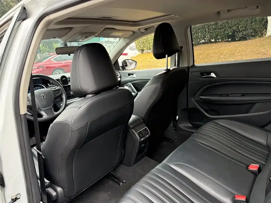 Peugeot 408 2024 из CN, фото 6
