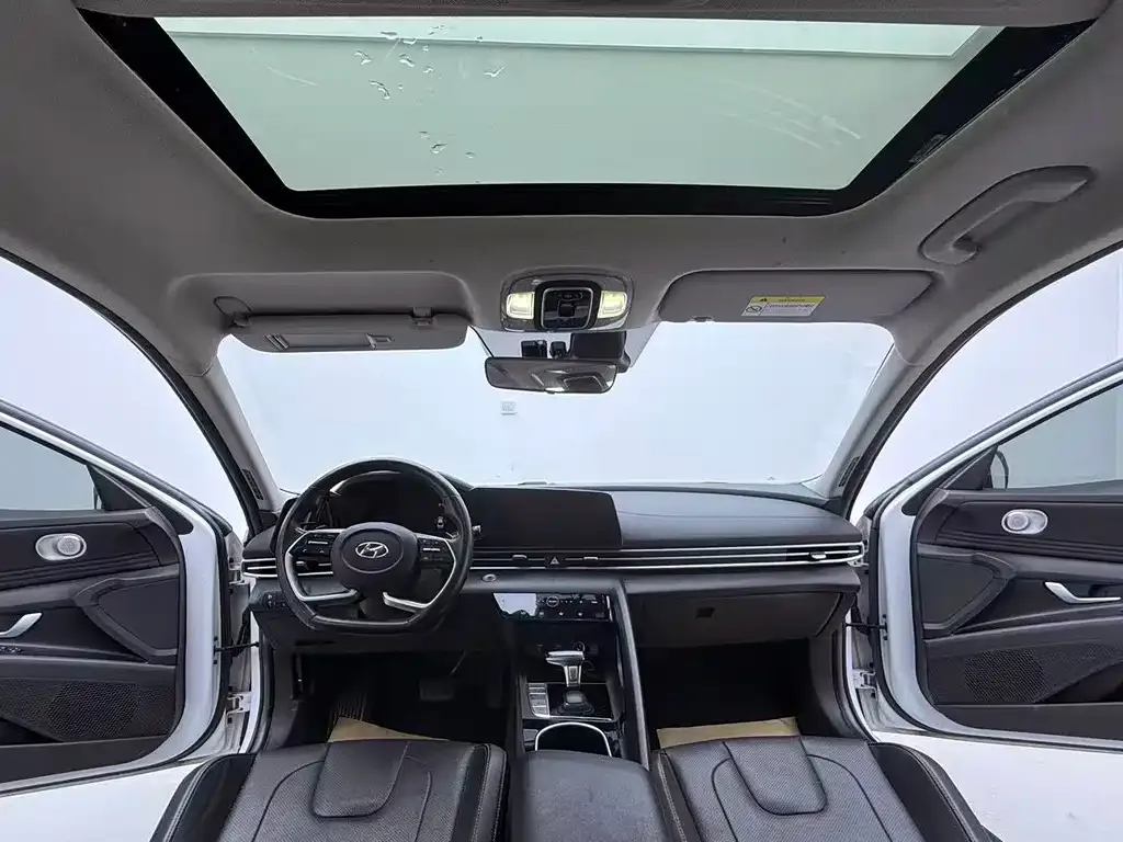 Hyundai Elantra 2021 из CN, фото 4