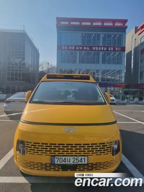 Hyundai Staria