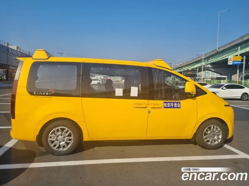 Hyundai Staria 2023 из KR, фото 3